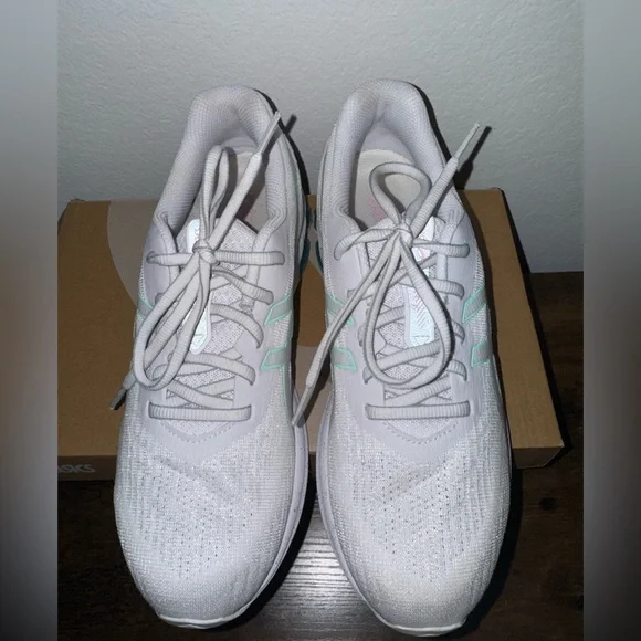 ASICS Gelquantum 180 White Fresh ice in 9.5 worn once - Picture 7 of 15